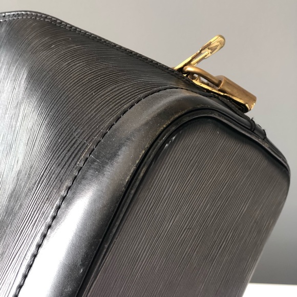 Louis Vuitton Alma Black Epi Leather Hand Bag - Picture 7 of 8